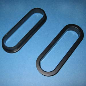 Oval Finishing Grommet Black 4"x1-1/4", Pkg of 1