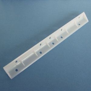 Vertical Corner Brace White 9-1/2" X 3/4" X 3/4", Pkg of 50