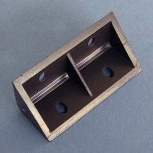 Vertical Corner Brace Brown 2" X 3/4" X 3/4", Bag of 10