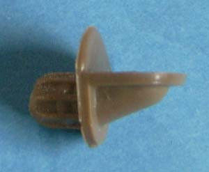Shelf Support 1/4" - 1/4" peg, Tan, qty of 1000