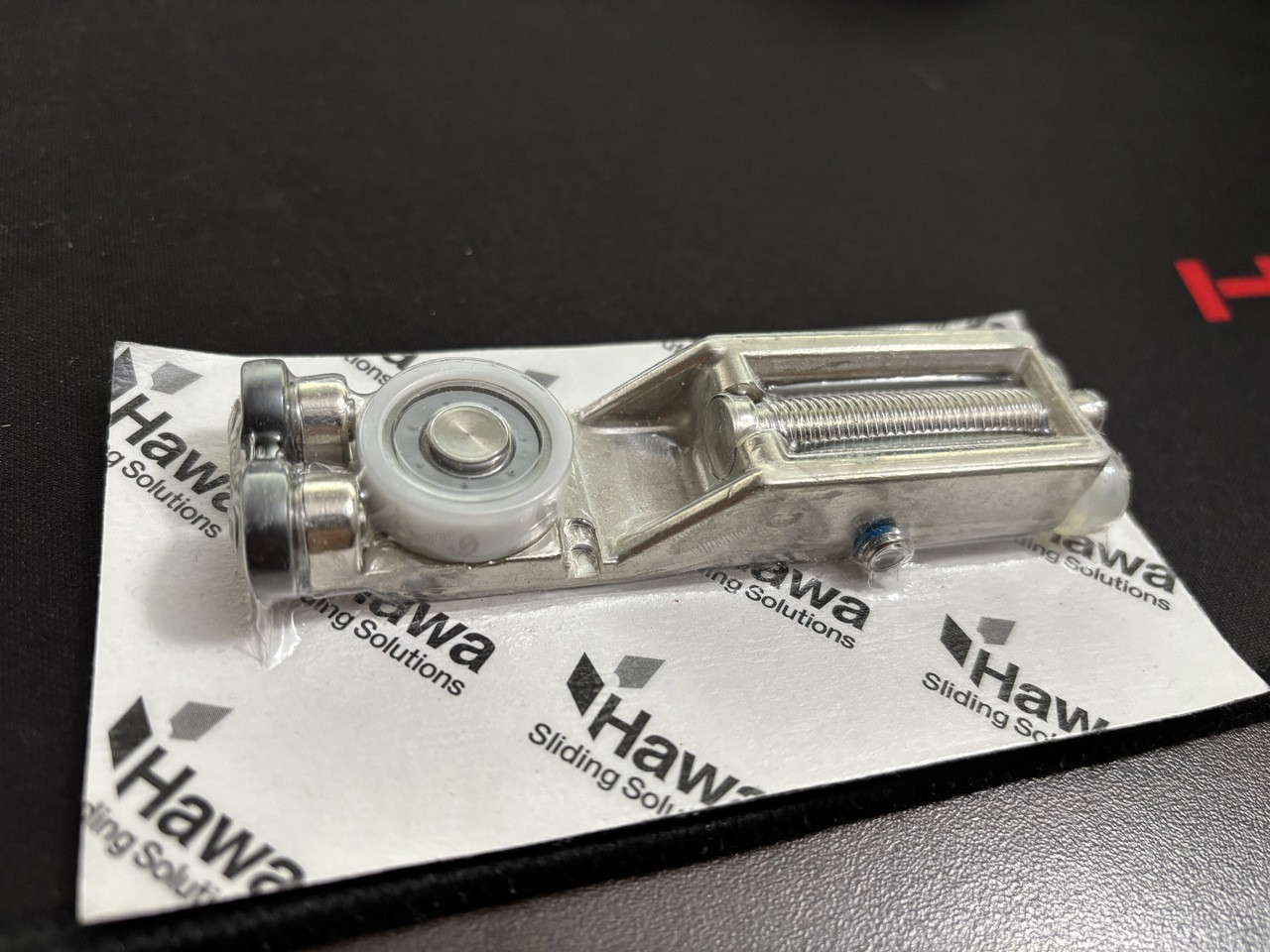 HAWA FOLDING CONCEPTA Upper Guide, Single Wheel Gear Folding 1stock Norwalk R:189S24054