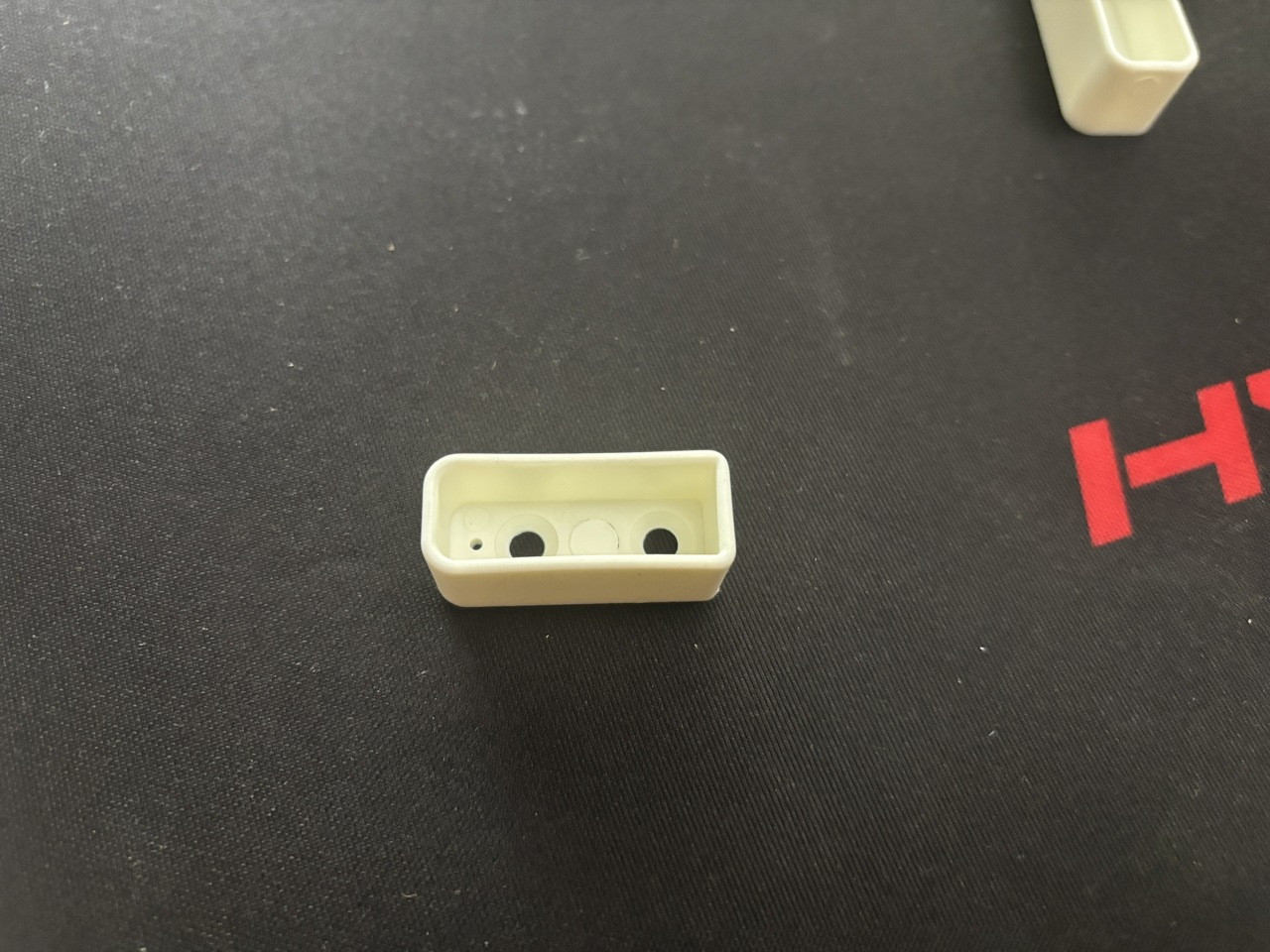 Grass America Zargen 6150-20 4.2mm Screw-on Back Partition Clip White F145097480111