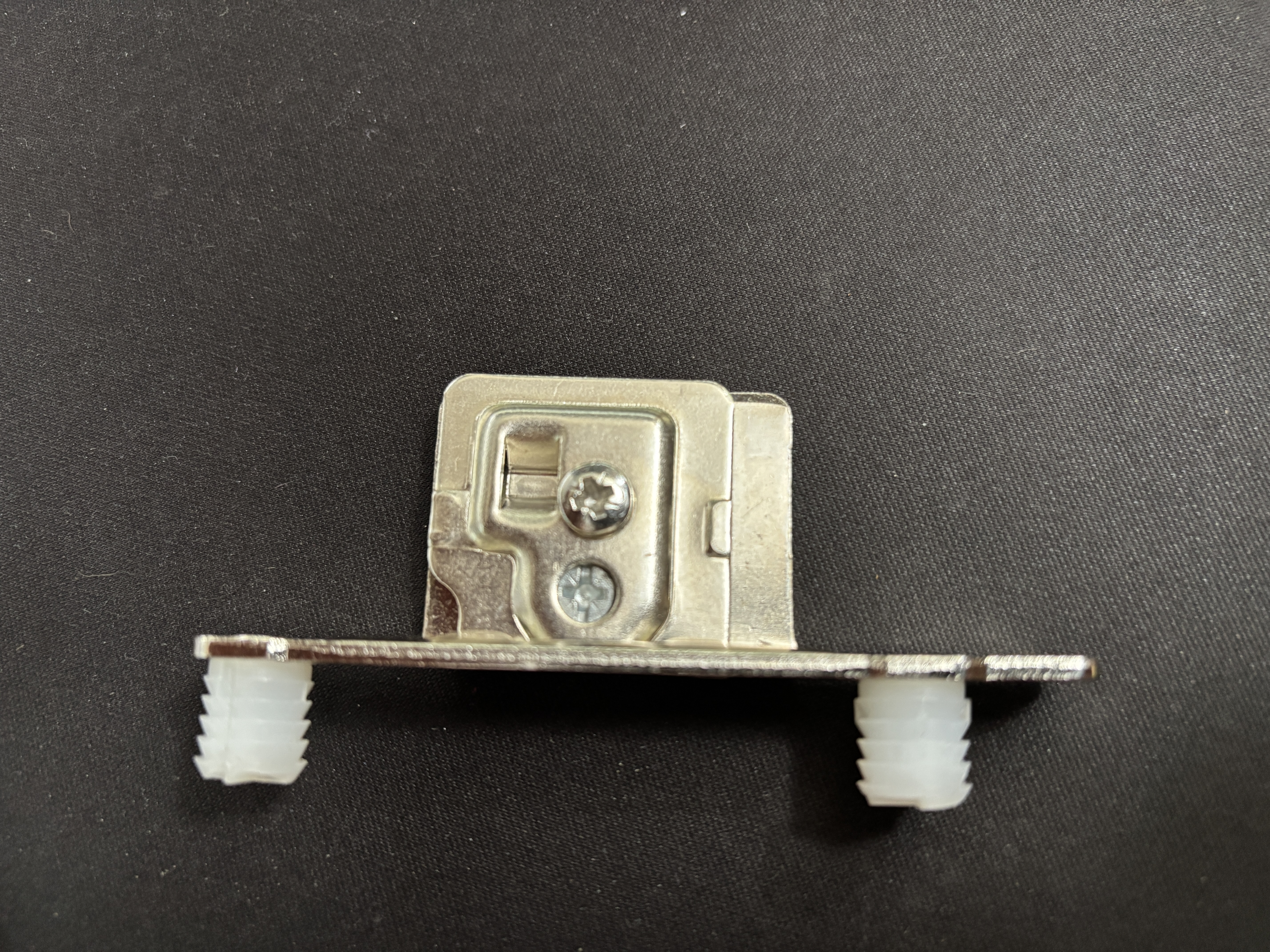 Left side Bracket for Grass Integra Metal Drawer Systems Item # G9205L  Mfr # 9205.L.VE10