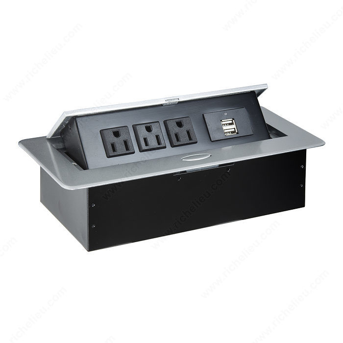 Richelieu's Power Station with 3 Outlets and 2 USB, With USB,