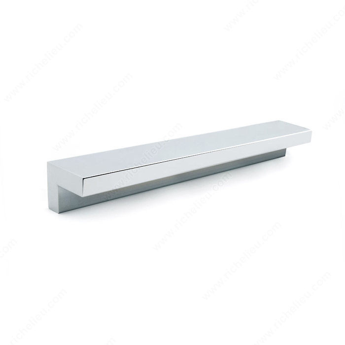 Contemporary Metal Pull - 646, Center to Center 160 mm, Finish Chrome, Length - Overall Dimensions 179 mm