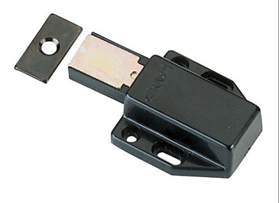 Magnetic Touch Latch for Medium Doors, Black