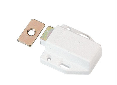 Magnetic Touch Latch for Medium Doors, White
